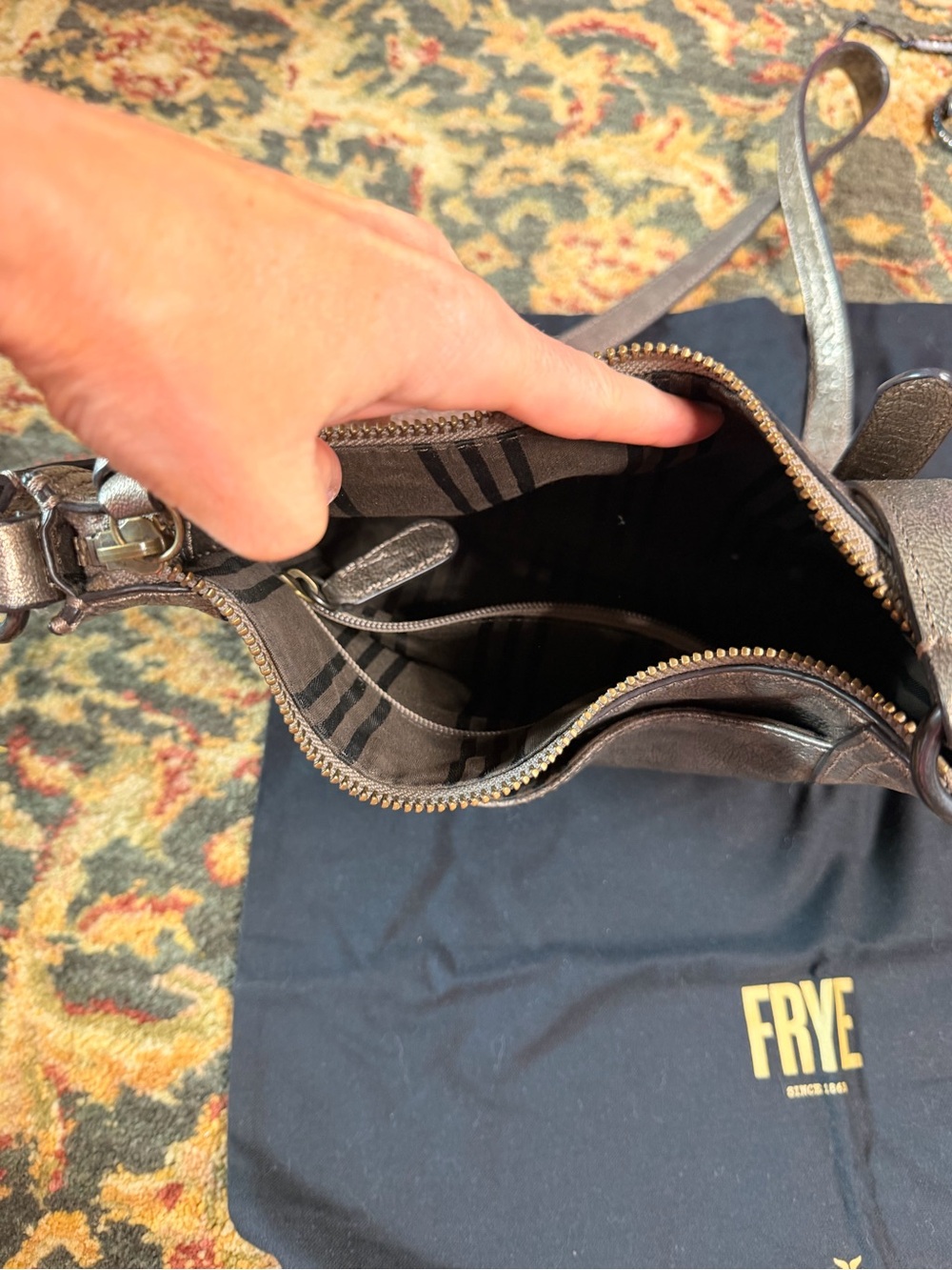 FRYE metalic Leather Crossbody Bag in Pewter - Picture 4 of 4